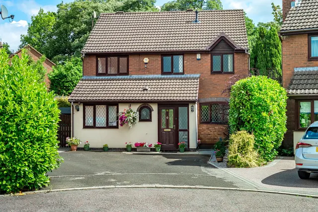 Photo 2 — Kedleston Green, Offerton, Stockport, SK2 5DQ