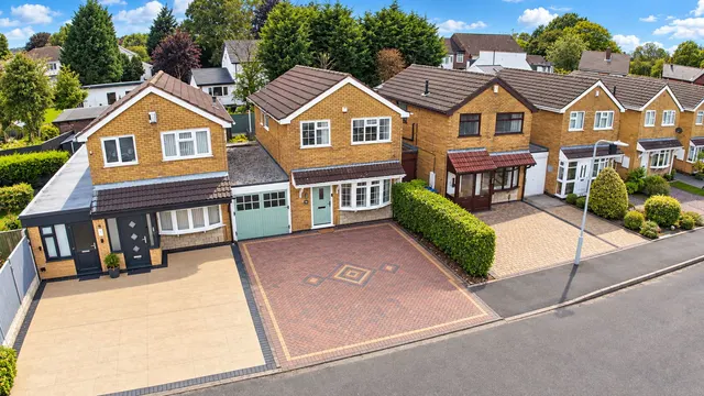 Dixon Close, Tipton, DY4 7NL, photo 1