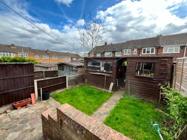 Photo 2 — Archway, Harold Hill