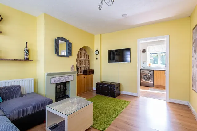 Photo 3 — Dickens Road, Gravesend, Kent DA12 2JY