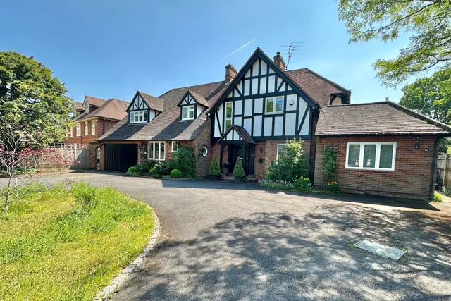 Chiltern Hills Road, Beaconsfield, HP9, photo 1