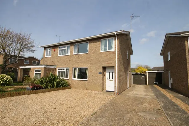 Highfields, Towcester, photo 1