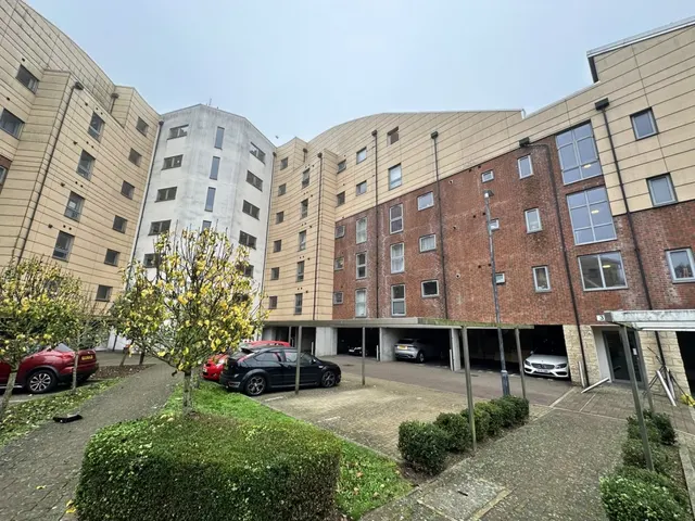 Broughton, Milton Keynes, MK10, photo 1