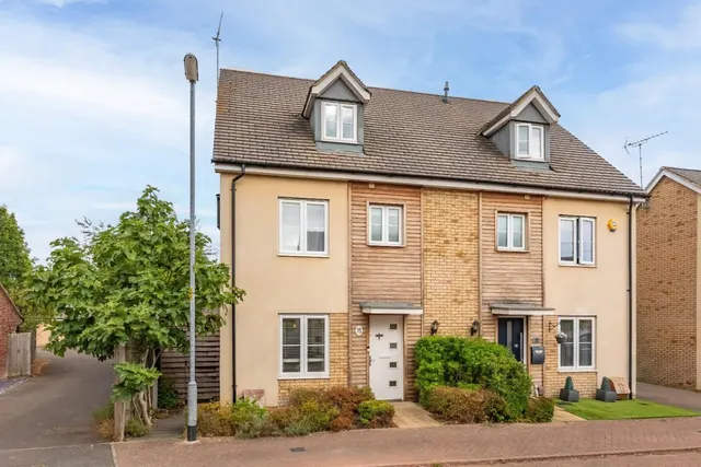 Grebe Drive, Leighton Buzzard, photo 1