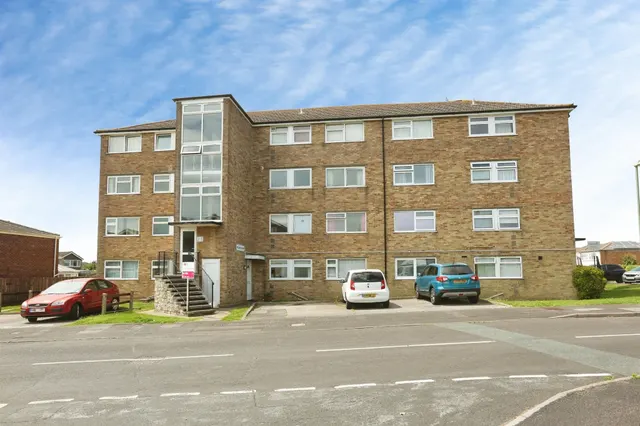 Gale Moor Avenue, Gosport, photo 1