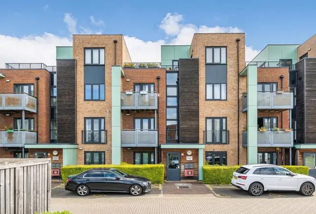 Esquiline Lane, Mitcham, CR4, photo 1