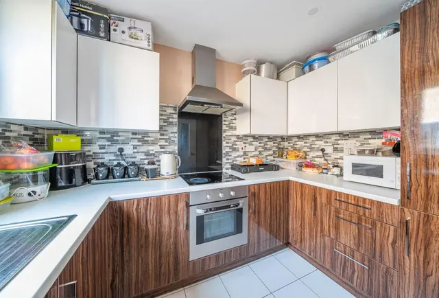 Esquiline Lane, Mitcham, CR4, photo 3