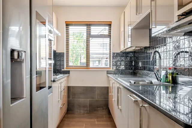 Bourneside Road, Addlestone, KT15, photo 3