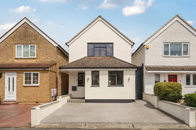 Bourneside Road, Addlestone, KT15, photo 1