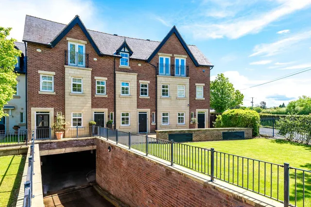 Merrymans Lane, Alderley Edge, Cheshire, SK9 7TB, photo 1
