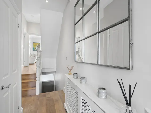 Queensmill Road, London, SW6, photo 2