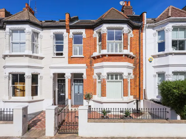 Queensmill Road, London, SW6, photo 1