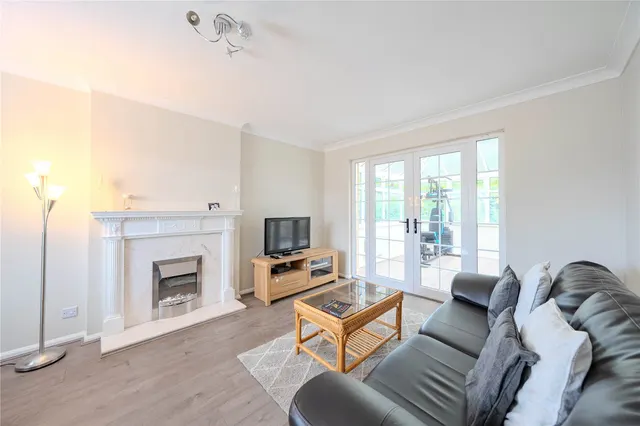 Eaton Hill, Leeds, LS16, photo 3