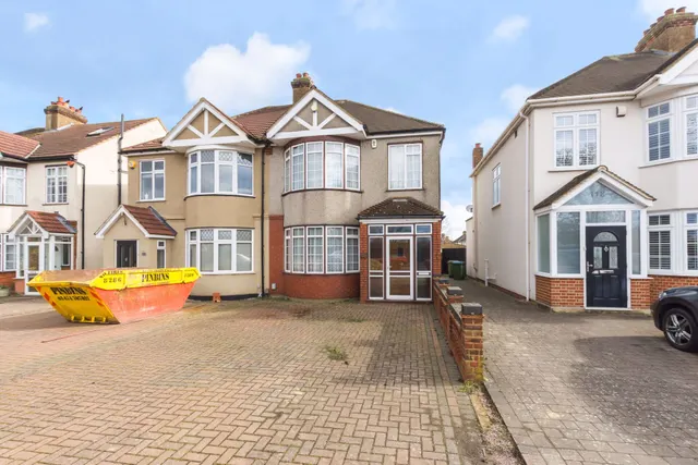 Avery Hill Road, London, photo 1