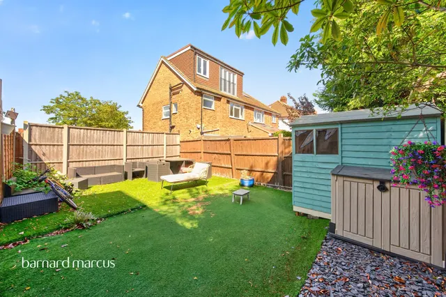 Hook Road, Surbiton, KT6, photo 3