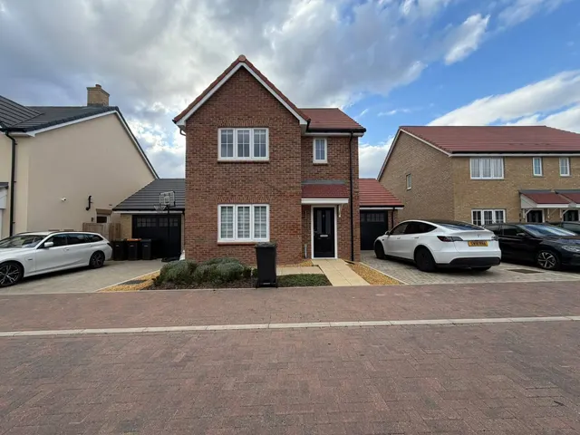 Biddenham, MK40, photo 1