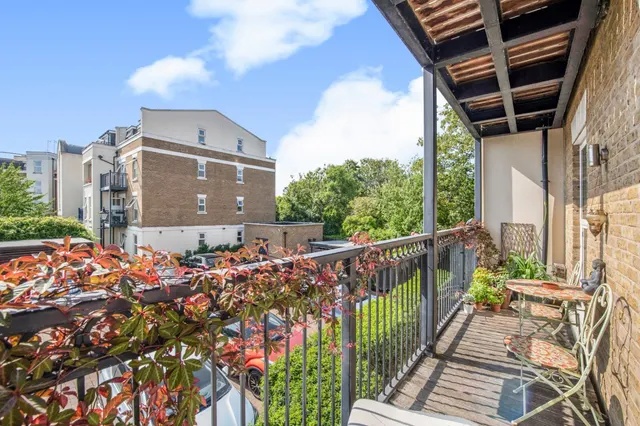 Wadham Mews, Mortlake, SW14, photo 2