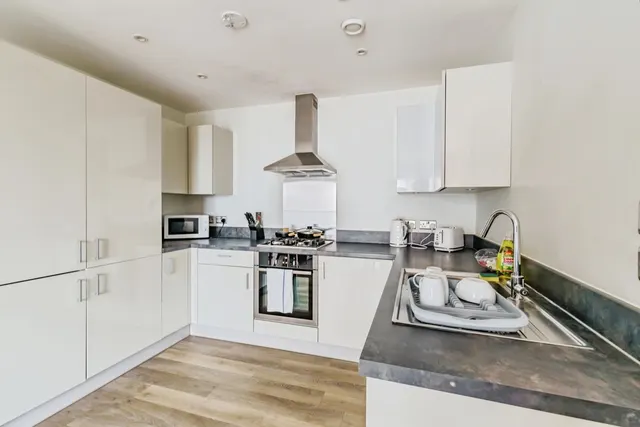 West Green Drive, Crawley, RH11, photo 3