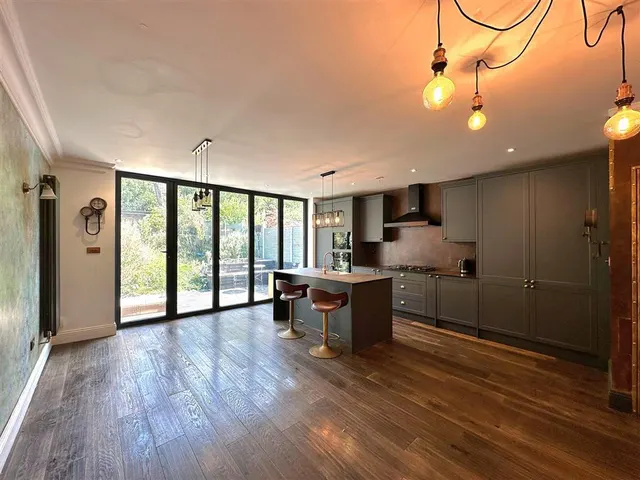 Slades Gardens, Enfield, EN2, photo 2