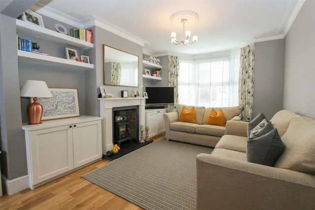 Photo 2 — Hows Road, Uxbridge, UB8 2AR
