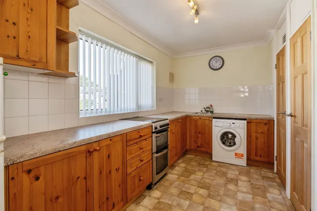 Shorefield Road, Westcliff-on-Sea, SS0, photo 3