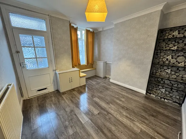 Photo 2 — Victoria Street, Mansfield, NG18
