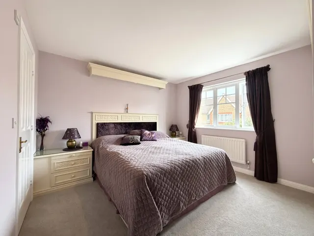 Photo 3 — Glebe Close, Aldershot, Hampshire, GU11 3FN