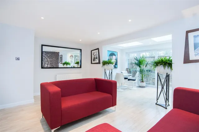 Fairhazel Gardens South Hampstead, London NW6 3QL, photo 1
