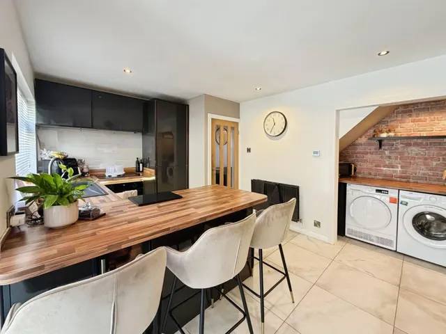 Churchfield Drive, Rainworth, NG21, photo 2