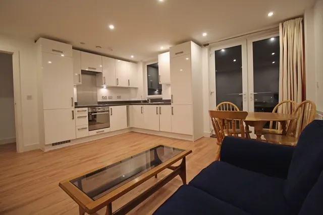 Photo 2 — Pontes Avenue, Hounslow, TW3 3FJ