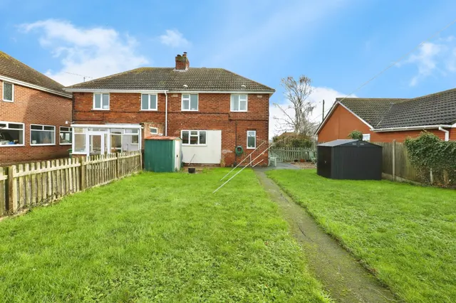 Photo 2 — Roberts Close, Ragnall, Newark