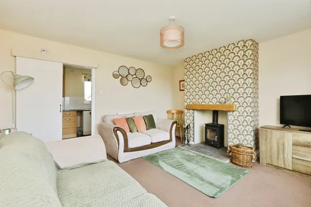 Photo 3 — Roberts Close, Ragnall, Newark