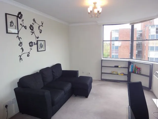 Riverside Close, London, W7 1BY, photo 1