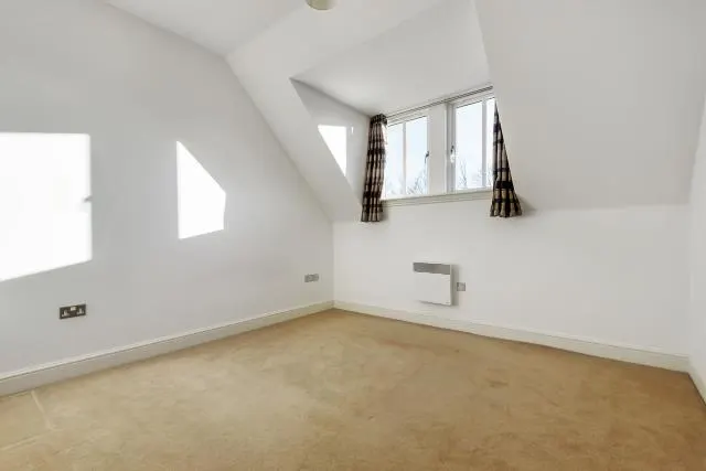 Bridge Court, Causeway, OX16, photo 3