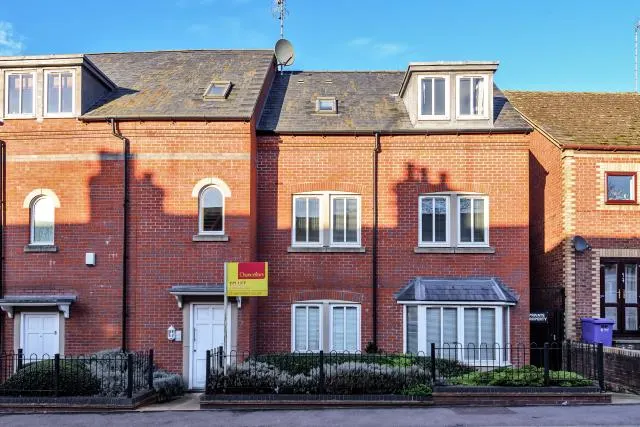 Bridge Court, Causeway, OX16, photo 1