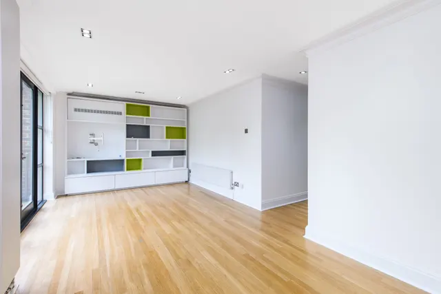 2 Heath Cut Lodge, North End Way, London, photo 1