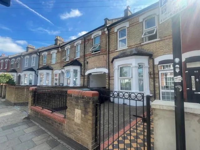 La Rose Lane, Tottenham, photo 1
