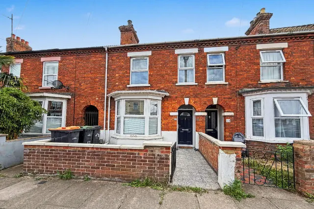 St Leonards Avenue, Bedford MK42 0RB, photo 1
