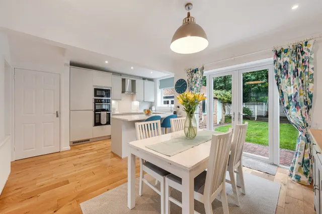 Deanway, Wilmslow, photo 2