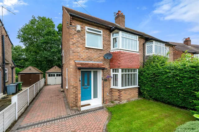 Deanway, Wilmslow, photo 1