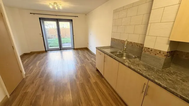 Iris Crescent, Lincoln, photo 3