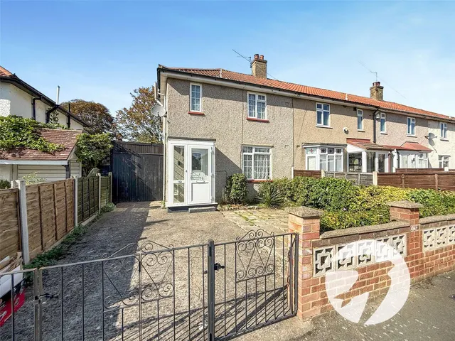 Penford Gardens, London, SE9, photo 1