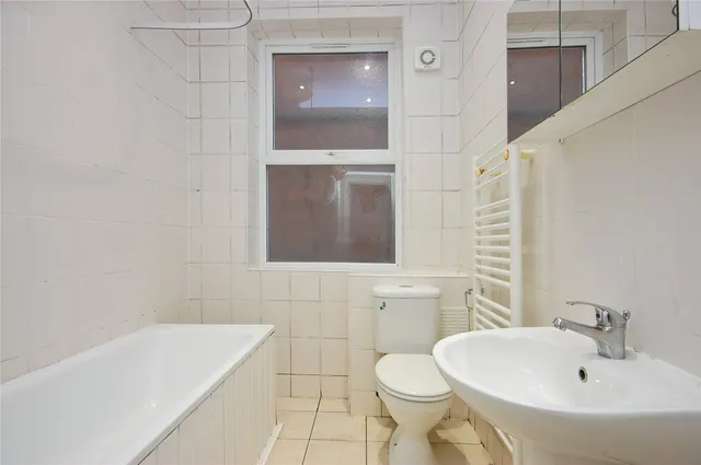 Dartmouth Road, London, NW2, photo 3