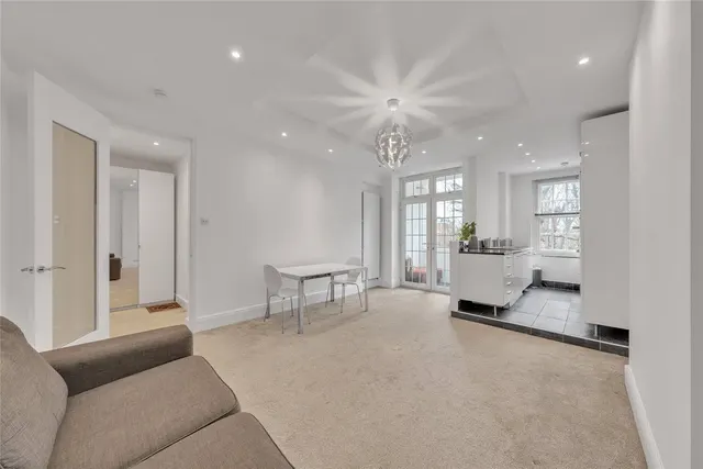 Photo 2 — Elm Tree Court, Elm Tree Road, St John's Wood, London, NW8