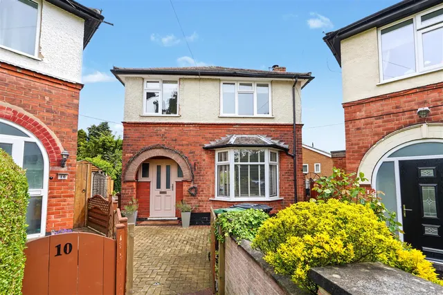Priory Crescent, Gedling, NG4, photo 1