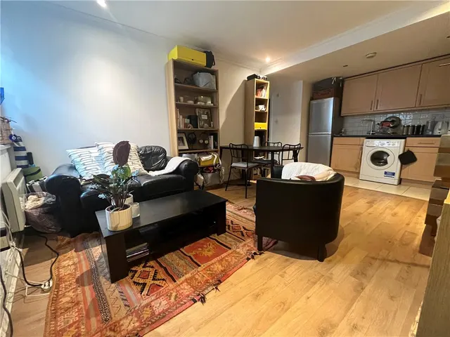 Finborough Road, London, SW10, photo 2