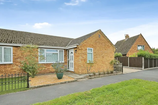 Rustens Manor Road, Wymondham, NR18, photo 1