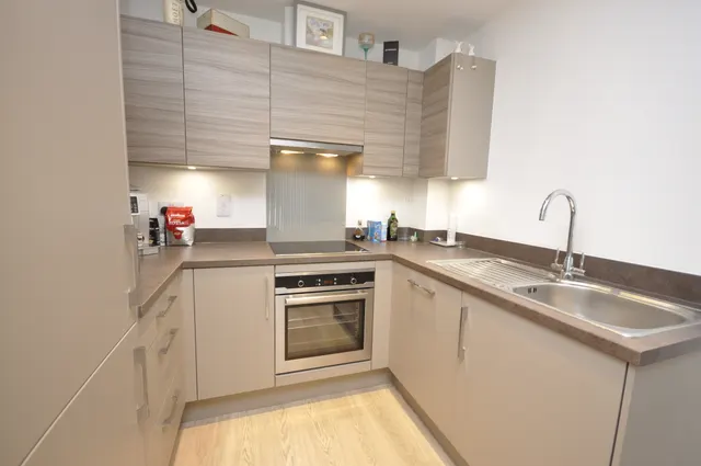 Flambard Way, Godalming, GU7, photo 2