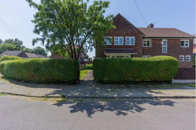 Hampshire Road, Droylsden, photo 1