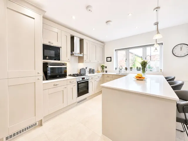 Jane Grove, Wirral, CH63, photo 3